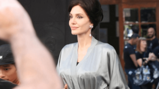 Αντζελίνα Τζολί: Οι φωτογραφίες της από τα γυρίσματα στον Πύργο