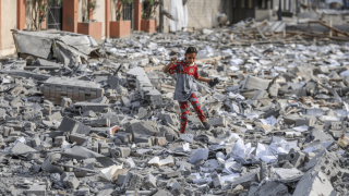 Το Ισραήλ προχώρησε σε βομβαριδσμό καταυλισμού προσφύγων πάρα τις διεθνείς αντιδράσεις