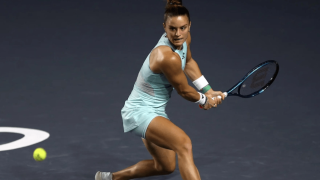 Άσχημο τέλος σεζόν για την Μαρία Σάκκαρη που ηττήθηκε στα WTA Finals