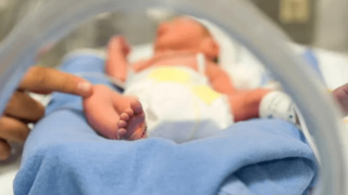 Γάζα: «Κρέμεται» σε μια κλωστή η ζωή των πρόωρων μωρών