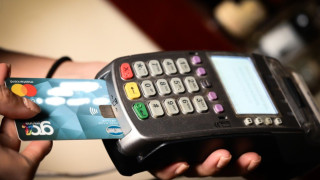 Ελεύθεροι επαγγελματίες: Ποιοι εξαιρούνται από την υποχρεωτική χρήση POS