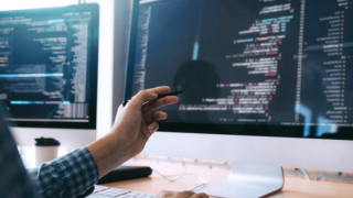 Σε αυτό το επάγγελμα του μέλλοντος στρέφονται όλα τα πανεπιστήμια- Έφτασε και στην Ελλάδα