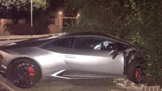 «Καρφώθηκε» πάνω σε τοίχο ο Σακό! (PICS)