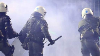 Πλακώθηκαν στο ξύλο Ολυμπιακοί και ΑΕΚτσήδες (vid)