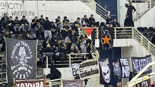 ΠΑΟΚτσήδες κρέμασαν παλαιστινιακή σημαία στο Παλατάκι
