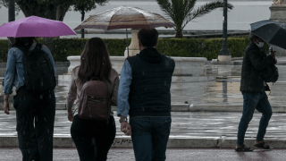 Τέλος η καλοκαιρία διαρκείας: Πτώση θερμοκρασίας, βροχές και χιόνια