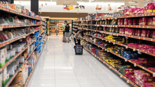 Σε απόγνωση οι καταναλωτές: Τι αλλάζει από τη νέα χρονιά