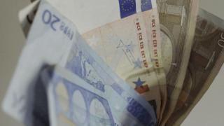 Φρένο στην πρόσβαση της Εφορίας στους τραπεζικούς λογαριασμούς!