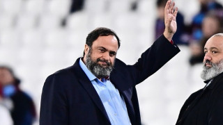 Με ιδιωτικό αεροπλάνο στο Λονδίνο για τον τελικό του Champions League Βαγγέλης Μαρινάκης και Αχιλλέας Μπέος