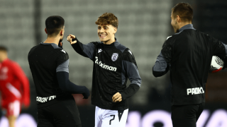 Ο Κωνσταντέλιας στην αγκαλιά του Γκαρσία- Το «τετ-α-τετ» μετά το τελευταίο σφύριγμα