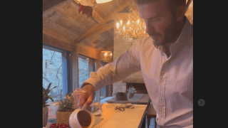 Ο Ντέιβιντ Μπέκαμ ντύθηκε... Master Chef για χάρη της Βικτώρια