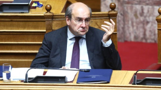 «Παράθυρο» Χατζηδάκη για έκτακτο επίδομα το Πάσχα – Πάνω από 800 ευρώ ο κατώτατος μισθός