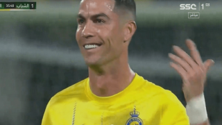 Οπαδοί τρόλαραν τον Ρονάλντο φωνάζοντας «Μέσι» και αυτός τους έδειχνε πως ήθελε να ανεβάσουν την ένταση