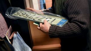 Επιστροφή πινακίδων ενόψει Χριστουγέννων - Ποιοι εξαιρούνται