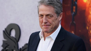 Hugh Grant: Δώρισε 20.000 λίρες σε υδραυλικό που προσφέρει κοινωνικό έργο