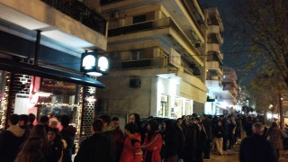 Ουρά πολλών μέτρων για ένα δωρεάν μπέργκερ (pics)