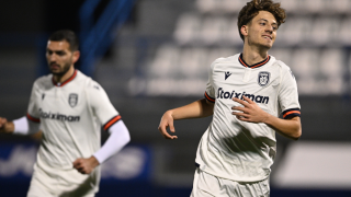 Κωνσταντέλιας: «Ο Λουτσέσκου με βοηθάει να βελτιώνομαι, να βλέπω διαφορετικά τις καταστάσεις στον αγώνα»