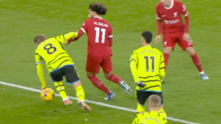 Σαλιμπά: «Δεν είμαι ο διαιτητής όμως για να παίρνω τις αποφάσεις του αγώνα»