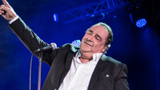 Βασίλης Καρράς: Η τελευταία δημόσια εμφάνιση και ο λόγος που εγκατέλειψε για ένα χρόνο το τραγούδι