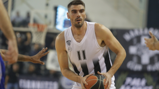 Απολαυστικός Μαργαρίτης σε χριστουγεννιάτικες ευχές: «Ο γιός μου περιμένει δώρα από...παντού»