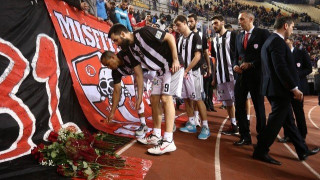 Η ΚΑΕ ΠΑΟΚ άφησε λουλούδια στη μνήμη των θυμάτων της Θύρας 7! (pics)