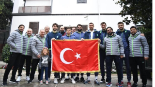 Η Τόφας επισκέφτηκε το τουρκικό προξενείο