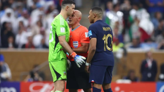 Μουντιάλ 2022: Άλλη μία άσεμνη χειρονομία του Μαρτίνες κατά του Μπαπέ είδε το φως της δημοσιότητας (vid)