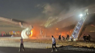 Βίντεο που κόβουν την ανάσα από τη σύγκρουση των αεροσκαφών