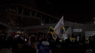 Αποθεώθηκαν Γαλατασαράι και Φενέρμπαχτσε παρά την αναβολή του Σούπερ Καπ