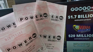 ΗΠΑ: Κέρδισε 842 εκατ. δολάρια στο Powerball την Πρωτοχρονιά