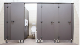 Τουαλέτα καφετέριας εξερράγη και γέμισε πελάτη με περιττώματα