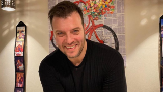 33 ετών, ξανθιά και τραγουδίστρια: Αυτή είναι η εντυπωσιακή Ρωσίδα σύντροφος του Λάμπη Λιβιεράτου (Pics)