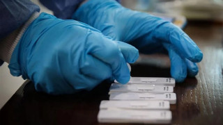 Κορονοϊός: Ποια είναι η νέα μετάλλαξη XEC που προκαλεί νέο κύμα ανησυχίας στην Ευρώπη