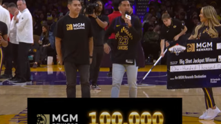 Φίλαθλος των Λέικερς κέρδισε 100.000 δολάρια με σουτ από το κέντρο