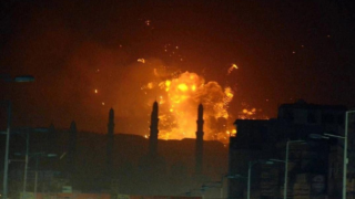 HΠΑ και Βρετανία άρχισαν να πλήττουν θέσεις των Χούτι - Εκρήξεις στην πρωτεύουσα της Υεμένης