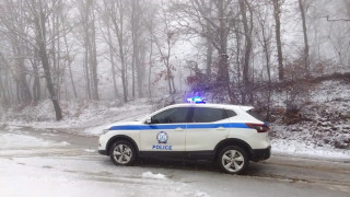 Καιρός: Επέλαση κακοκαιρίας με χιόνι στη Φλώρινα και χαλάζι στη Χαλκιδική (vid)