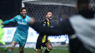 ΔΕΙΤΕ ΟΛΗ ΤΗ ΔΙΑΔΙΚΑΣΙΑ: Τρομερός Κουέστα απέκρουσε δύο πέναλτι και χάρισε την πρόκριση στον Άρη! (vid)