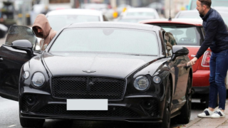 Χορός εκατομμυρίων σε προπόνηση γνωστής ομάδας -Τα πανάκριβα αυτοκίνητα των παικτών