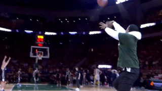 NBA: Καλάθι αξίας 10.000 δολαρίων από φίλο των Μπακς