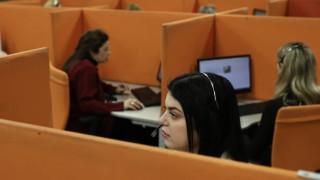 Σχεδόν ένας στους δύο ανησυχεί για ενδεχόμενη απώλεια της εργασίας του