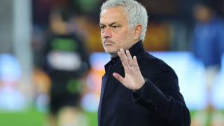 Ο Μουρίνιο αυτοπροτάθηκε στην Μπαρτσελόνα – Το σκέφτονται οι Καταλανοί