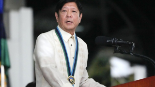 Φιλιππίνες: Κύμα οργής κατά του προέδρου - Πήγε στους Coldplay με ελικόπτερο λόγω ... κίνησης