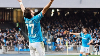 Τα χρειάστηκε η Νάπολι αλλά επέστρεψε στη μάχη της τετράδας