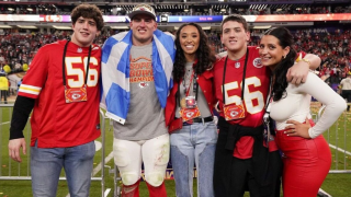 Super Bowl: Ο Γιώργος Καρλαύτης πανηγύρισε με ελληνική σημαία