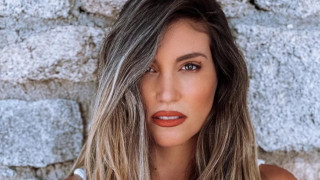 Αθηνά Οικονομάκου: Οργή για βίντεο από πολυτελές ξενοδοχείο στο Ντουμπάι -«Απαράδεκτο, ο κόσμος πεινάει»