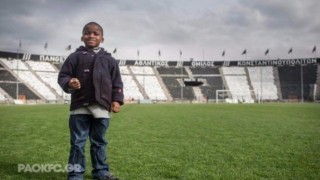 Δύο προσφυγόπουλα απόλαυσαν μια μέρα στην Τούμπα!!!