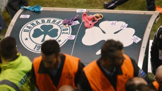 Πέταξαν στρινγκάκια στον Παπαπέτρου και τον τέταρτο διαιτητή! (PICS)