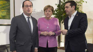 Μέρκελ-Ολάντ διαβεβαιώνουν πως η Ελλάδα δεν θα βγει από τη Σένγκεν