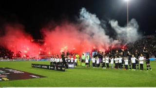 Περιμένοντας  την «ανάσταση» απέναντι στο «δίδυμο της διαφθοράς»