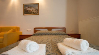 ΟΗΕ: Μίσθωση ξενοδοχείων σε Θεσσαλονίκη & Αθήνα για τους πρόσφυγες